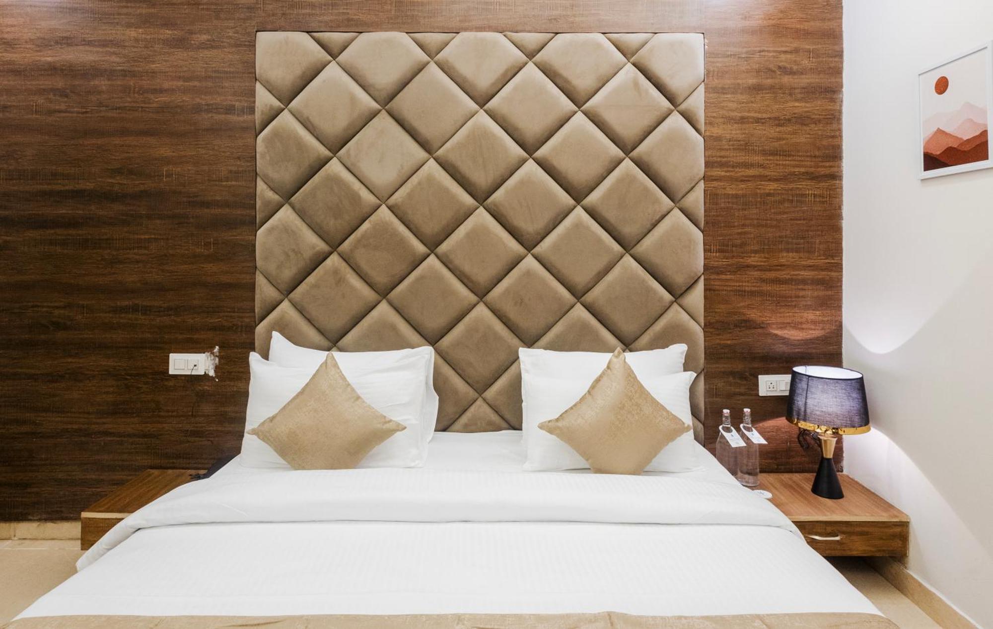 Stone Wood Hotel, Rishīkesh Zewnętrze zdjęcie
