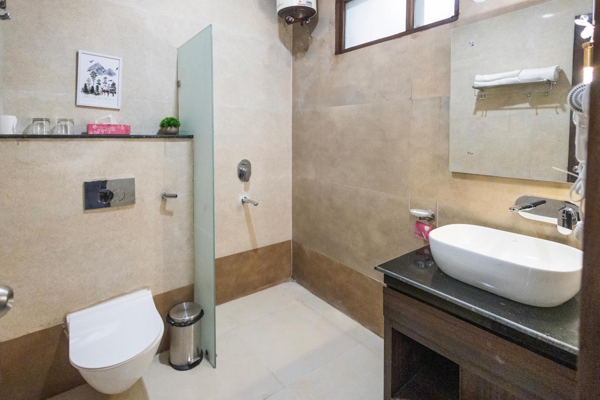 Stone Wood Hotel, Rishīkesh Zewnętrze zdjęcie